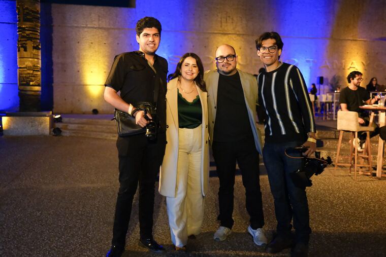Michel Jiménez con su equipo en un evento